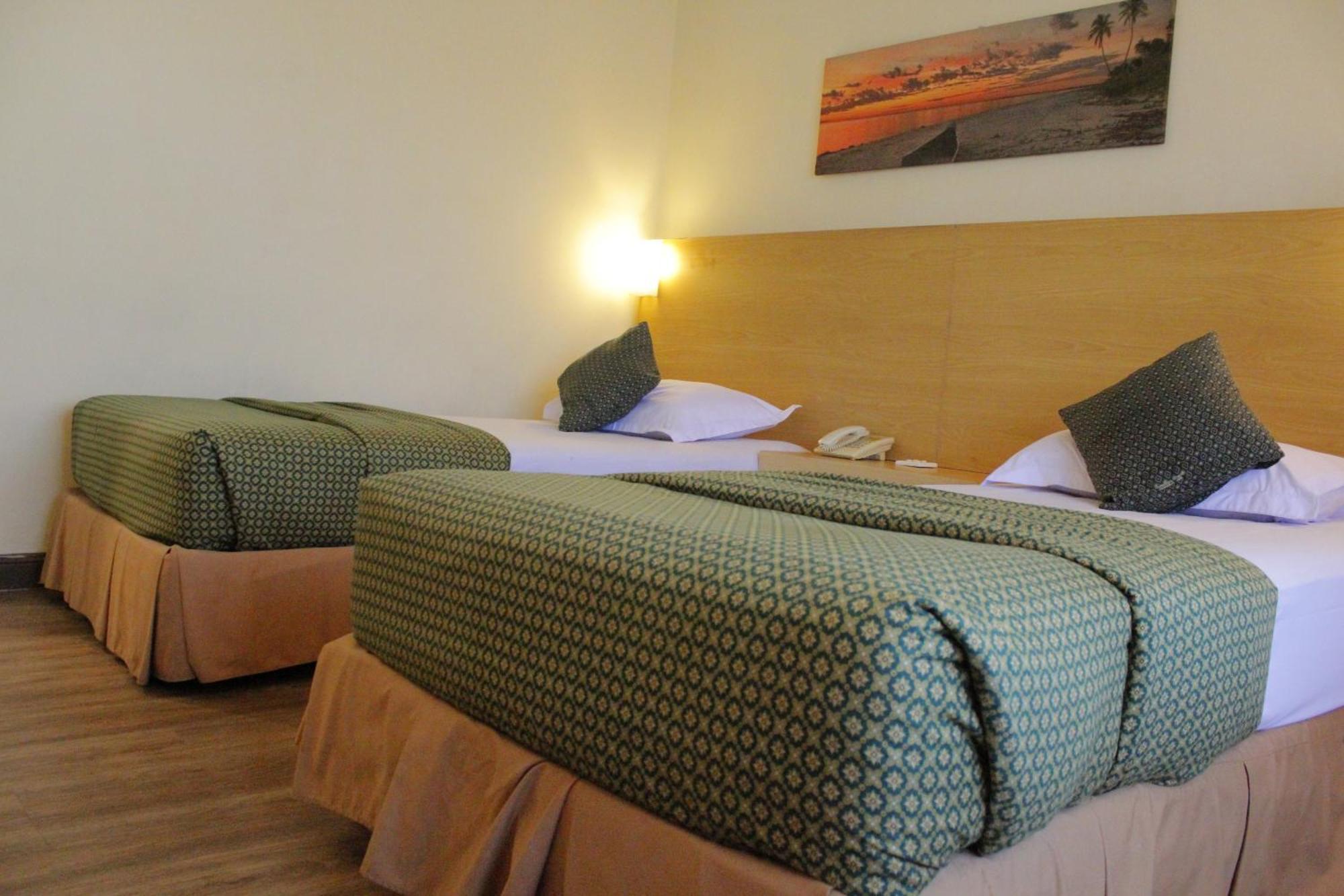 Lux Tychi Hotel Malang Exterior photo
