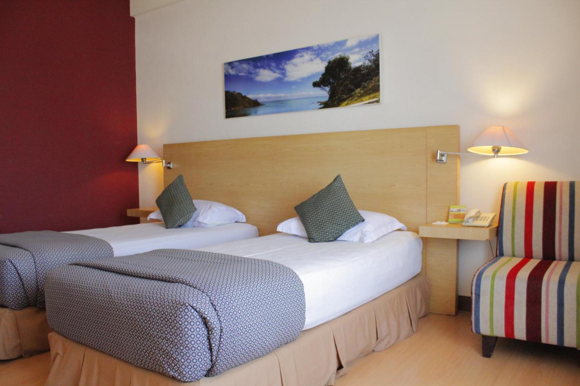 Lux Tychi Hotel Malang Exterior photo