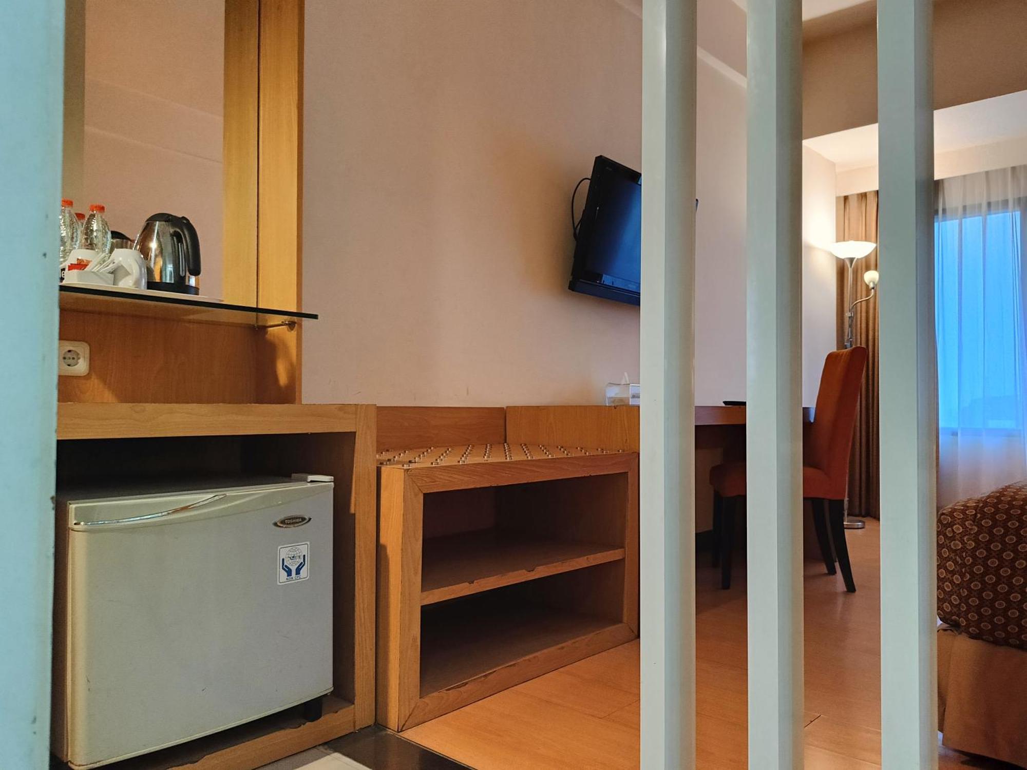 Lux Tychi Hotel Malang Exterior photo